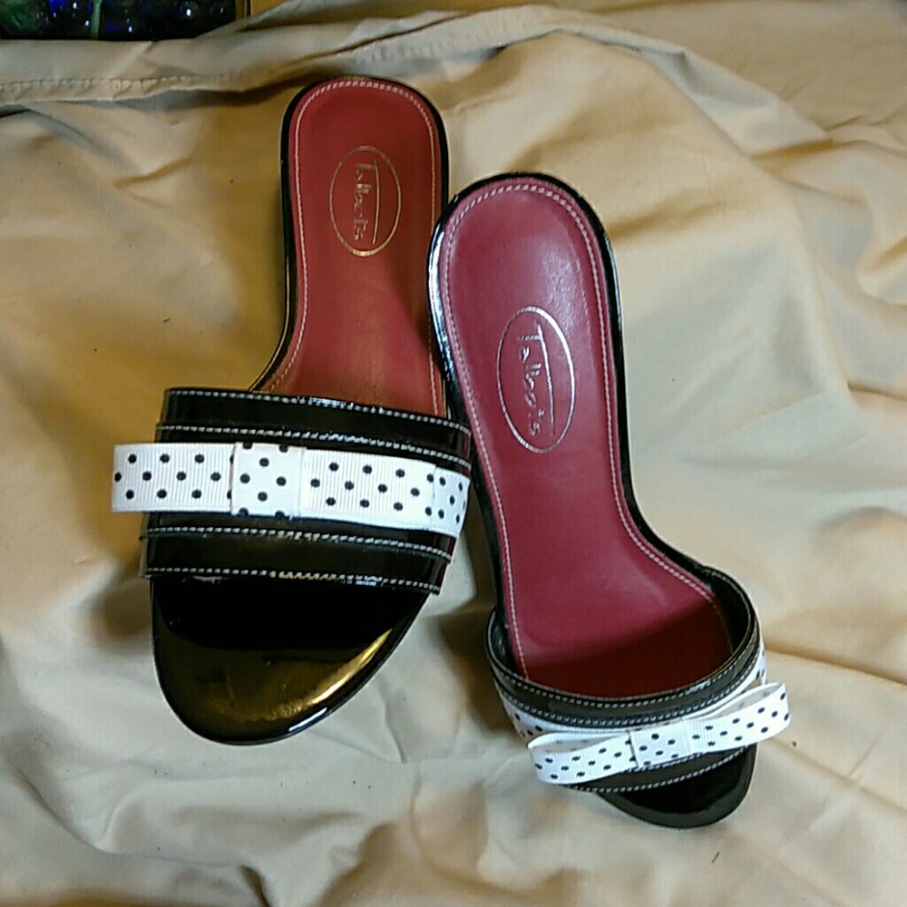 Talbots ladies slip on heel
